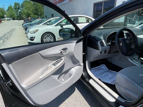 Used 2011 Toyota Corolla LE FWD image 10