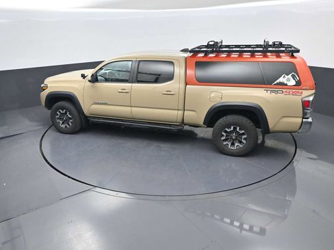 Used 2020 Toyota Tacoma TRD Off-Road AWD/4WD image 26