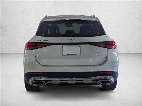 Used 2024 Mercedes-Benz GLC 300 image 9