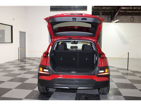 Used 2020 Hyundai Kona SE image 19