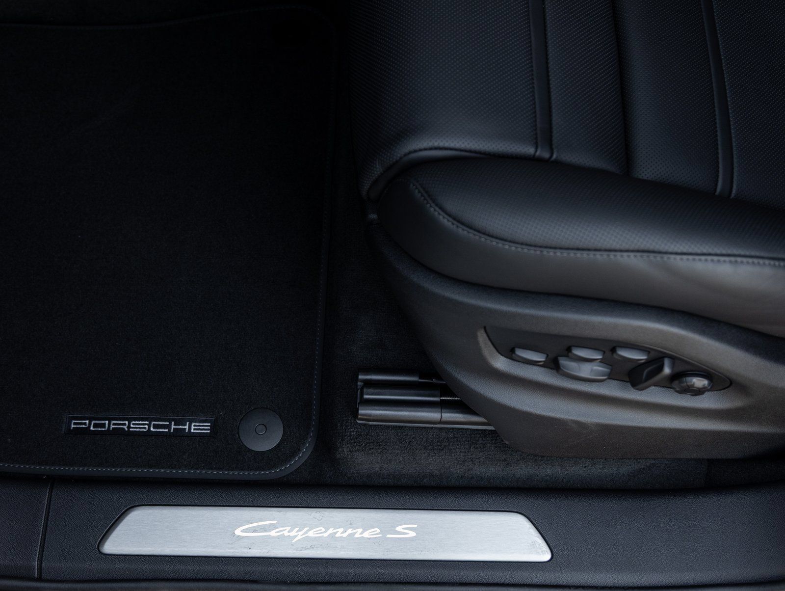 Certified 2026 Porsche Cayenne S AWD/4WD image 22