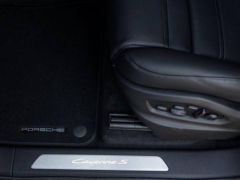 Certified 2026 Porsche Cayenne S AWD/4WD image 22