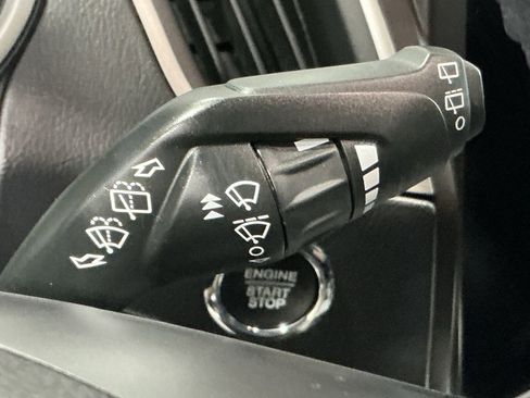 Used 2021 Ford Edge SEL image 17