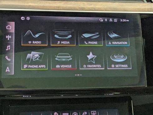 Used 2022 Audi e-tron Premium Plus w/ Premium Plus Package image 33