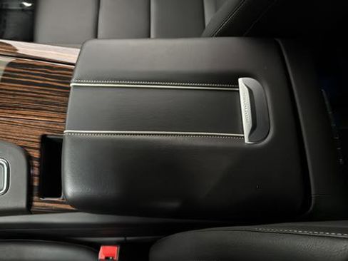 Used 2024 Cadillac Escalade ESV Luxury w/ LPO, Floor Liner Package AWD/4WD image 19