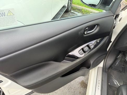 Used 2025 Nissan Leaf SV Plus image 12