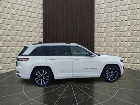 Certified 2023 Jeep Grand Cherokee Overland w/ Adv Protech Group III AWD/4WD image 15