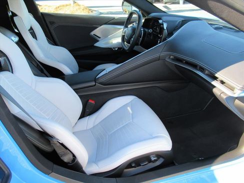 Used 2021 Chevrolet Corvette w/ 2LT image 10