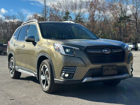 Used 2022 Subaru Forester Touring image 12
