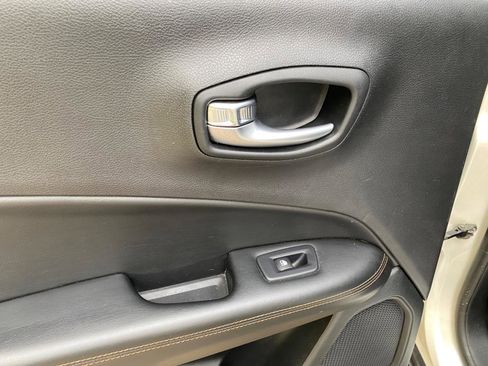 Used 2018 Jeep Compass Limited w/ Navigation Group FWD image 35