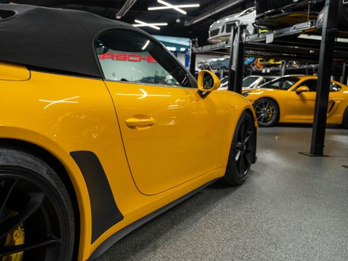 Used 2019 Porsche 911 Speedster RWD image 53
