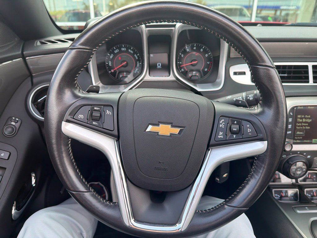 Used 2015 Chevrolet Camaro LT RWD image 9