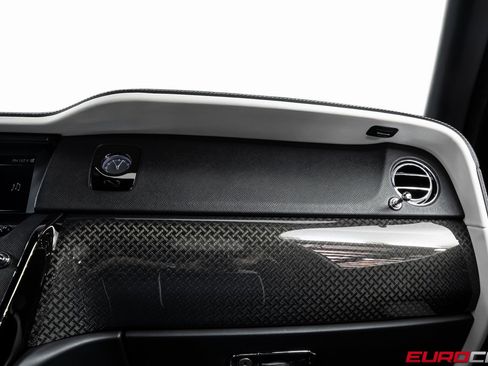 Used 2020 Rolls-Royce Cullinan Black Badge image 31