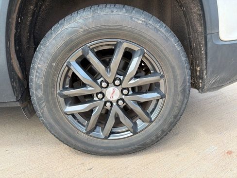 Used 2017 GMC Acadia SLT AWD/4WD image 9