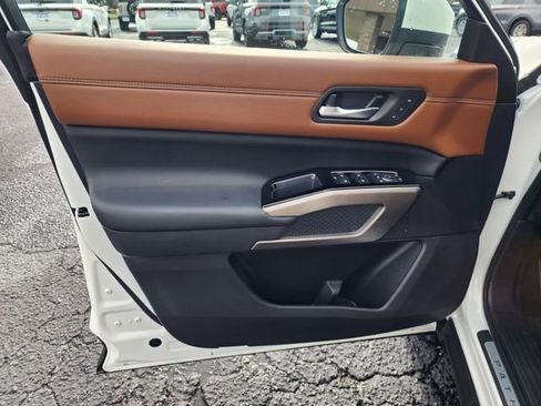 Used 2024 Nissan Pathfinder Platinum w/ Cargo Package image 9