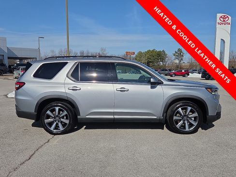 Used 2025 Honda Pilot Elite image 6