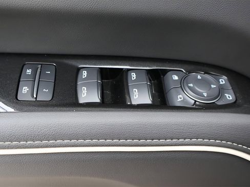 Used 2024 Cadillac Escalade Premium Luxury w/ Performance Package image 11