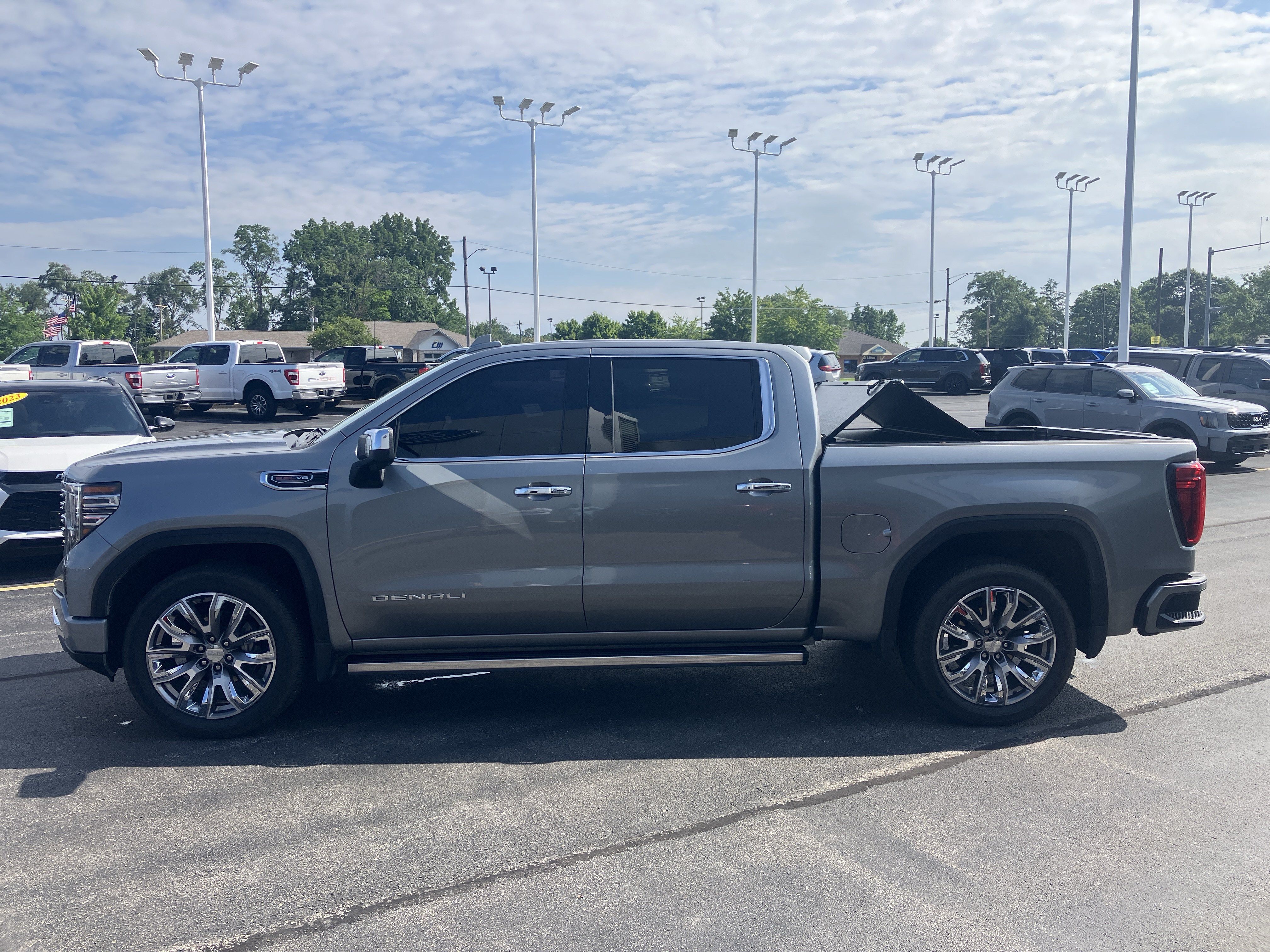 Used 2023 GMC Sierra 1500 Denali w/ Denali Reserve Package AWD/4WD image 4