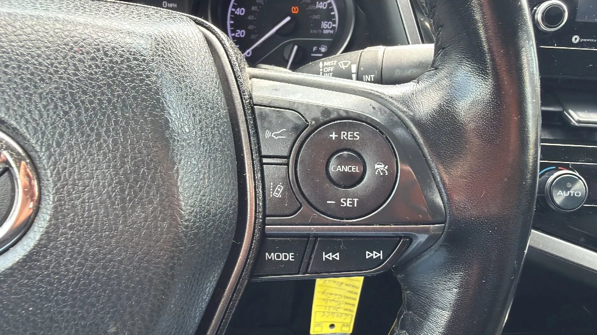 Used 2021 Toyota Camry SE FWD image 11