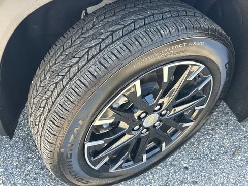 New 2026 Chevrolet Traverse LT w/ Sun and Wheel Package FWD image 19