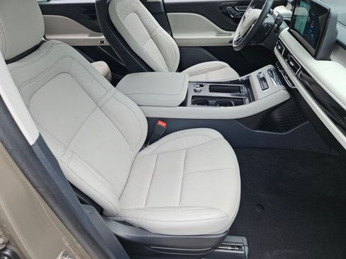 Used 2025 Lincoln Aviator Reserve AWD/4WD image 20