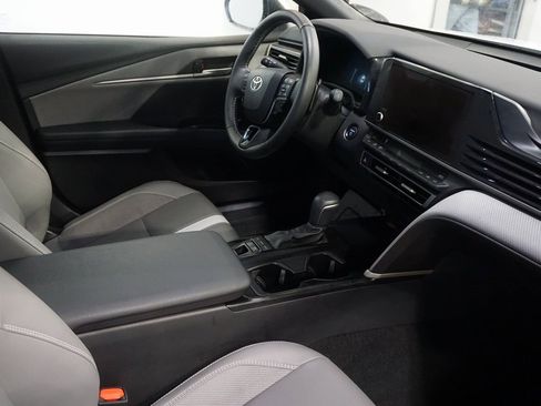 Certified 2025 Toyota Camry SE image 25