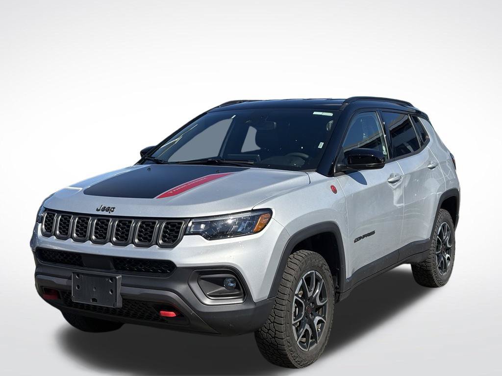 Used 2025 Jeep Compass Trailhawk AWD/4WD image 2