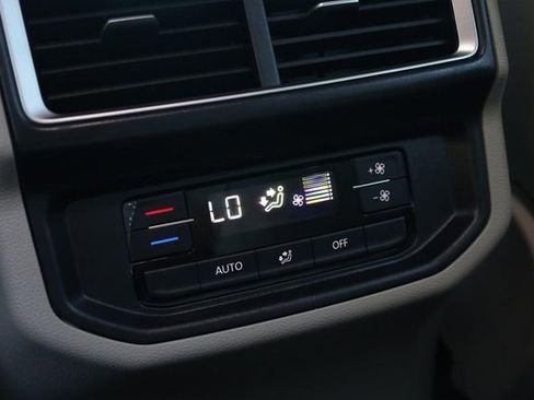 New 2026 Volkswagen Atlas SE image 22