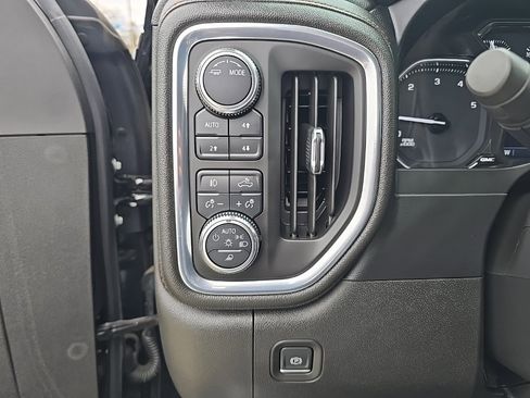 Used 2021 GMC Sierra 2500 AT4 w/ Gooseneck/5TH Wheel Package image 18