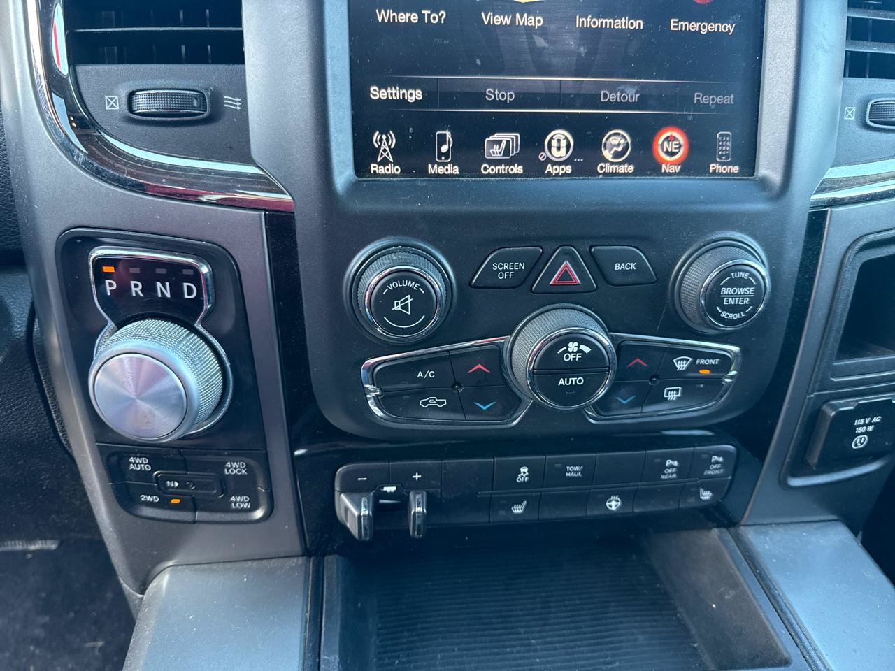 Used 2015 RAM 1500 Sport w/ Ignition Orange Sport Package AWD/4WD image 14