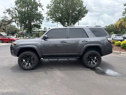 Used 2023 Toyota 4Runner SR5 Premium w/ Moonroof Package AWD/4WD image 12
