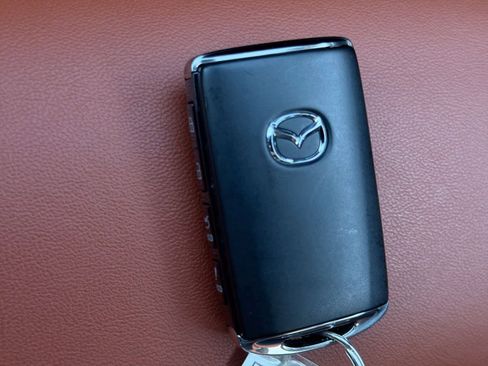 Used 2025 MAZDA CX-5 Carbon Edition image 37