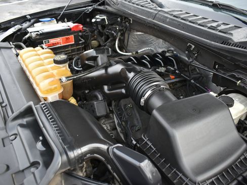 Used 2015 Ford F150 Lariat w/ Equipment Group 502A Luxury image 52