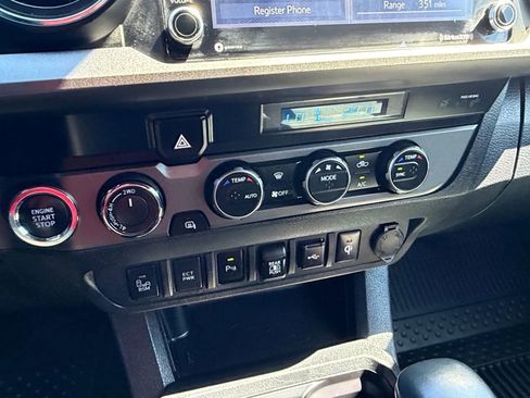 Used 2022 Toyota Tacoma TRD Sport w/ Technology Package image 19