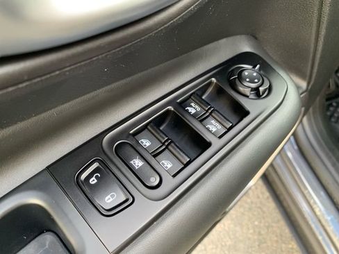 Used 2022 Jeep Renegade Latitude image 18