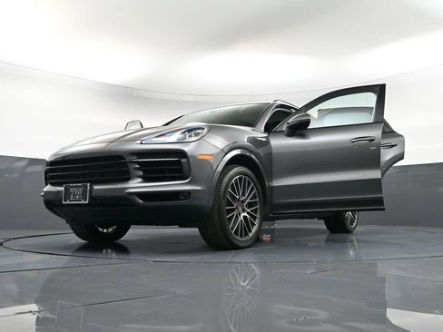 Certified 2022 Porsche Cayenne image 39