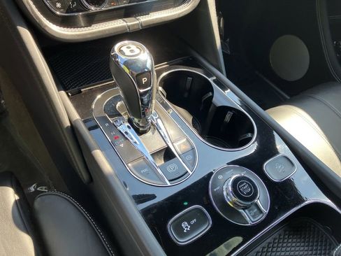 Used 2019 Bentley Bentayga AWD/4WD image 20