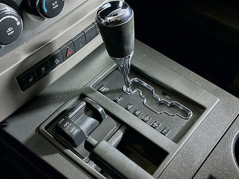 Used 2012 Jeep Liberty Sport image 15