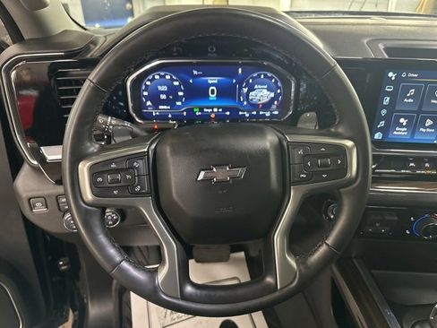Used 2023 Chevrolet Silverado 1500 RST image 2