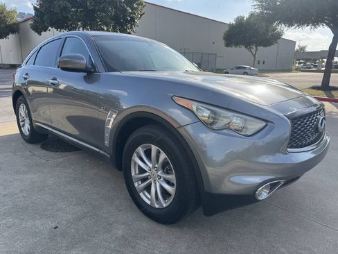 Used 2017 INFINITI QX70 2WD image 3