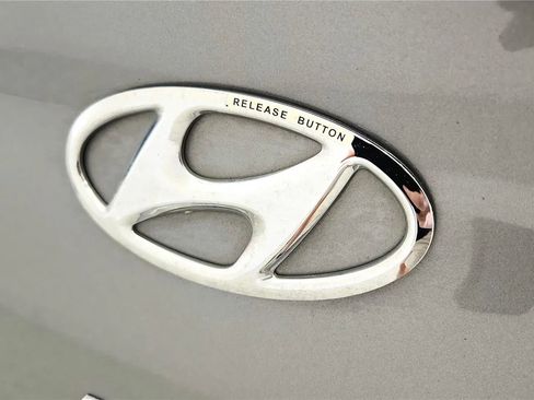 Used 2018 Hyundai Sonata SE FWD image 16