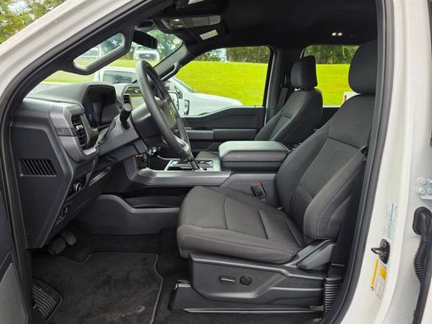 Used 2026 Ford F150 XLT w/ XLT Black Appearance Package RWD image 8