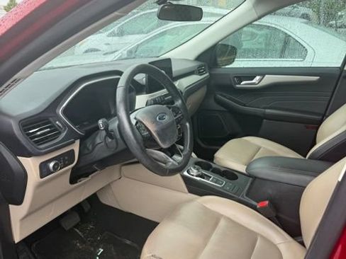 Used 2021 Ford Escape SEL w/ Technology Package AWD/4WD image 5