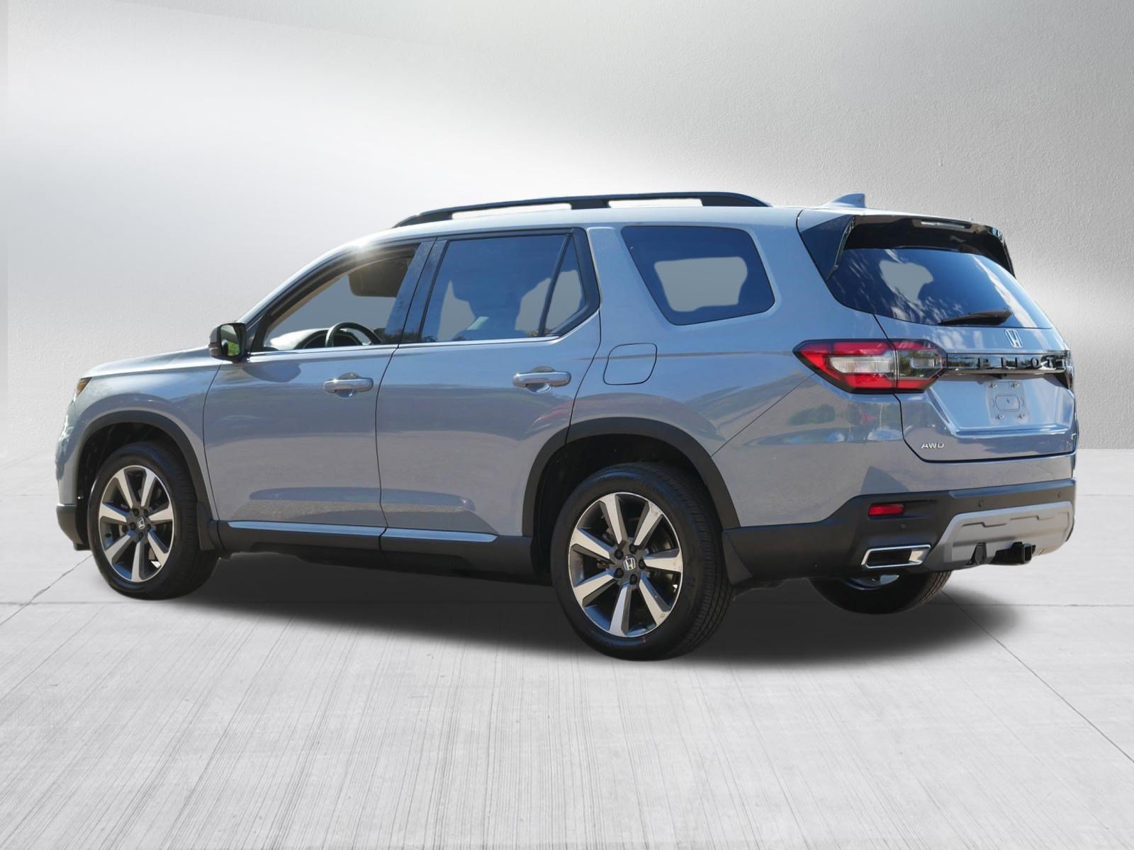 Used 2024 Honda Pilot Touring image 5