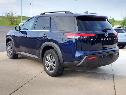 Used 2025 Nissan Pathfinder SV FWD image 7