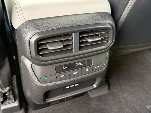 Certified 2025 Honda Pilot Touring image 30