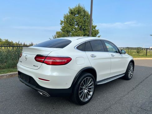 Used 2018 Mercedes-Benz GLC 300 4MATIC Coupe image 4