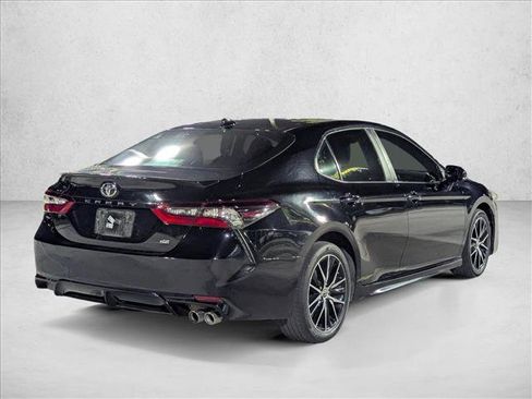 Certified 2021 Toyota Camry SE image 5