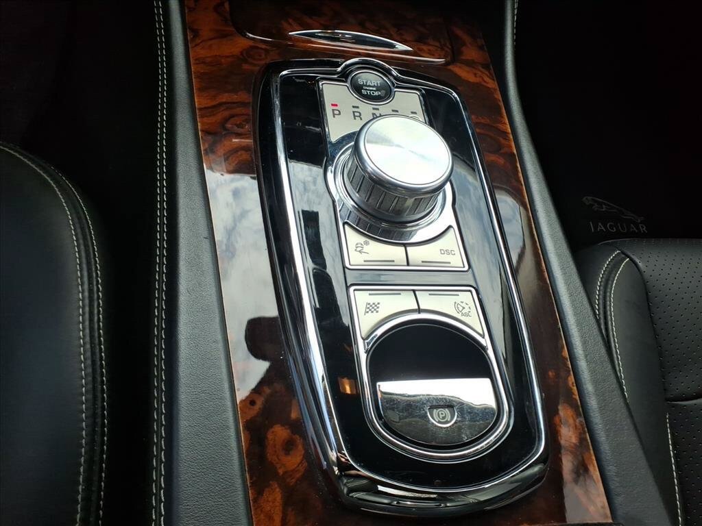 Used 2010 Jaguar XKR R RWD image 22