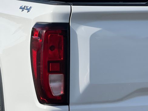 Used 2020 GMC Sierra 1500 SLE w/ SLE Value Package image 43